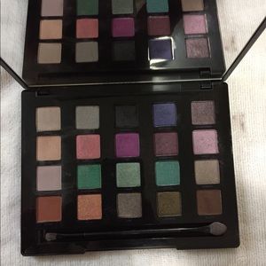 Limited Edition Urban Decay 20 Eyeshadow Palette